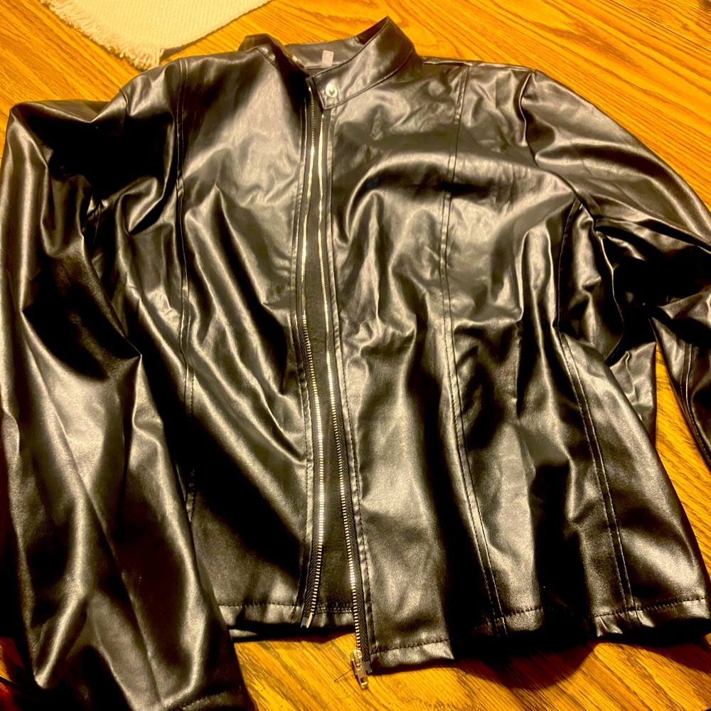 Super adorable and so fashionable faux black leather jacket for women size XL!!!